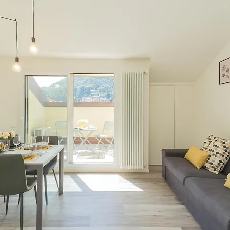 Manaraquattro - With Free Parking And View In Como, Near The Center - アパート *