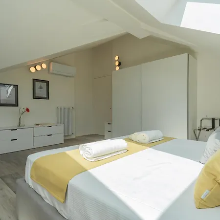 アパート Manaraquattro - With Free Parking And View In Como, Near The Center - *