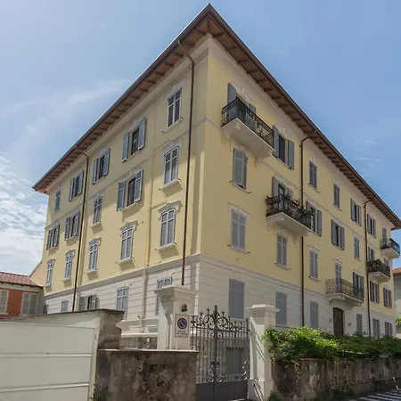 アパート Manaraquattro - With Free Parking And View In Como, Near The Center - コモ