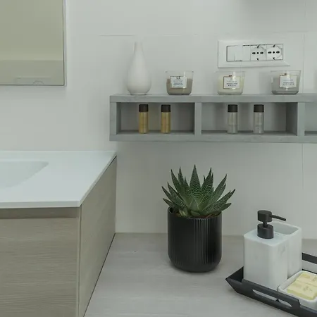 Manaraquattro - With Free Parking And View In Como, Near The Center - Apartment Como